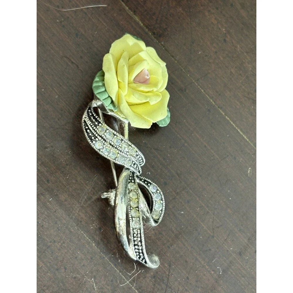 Vintage AVON Porcelain Sweet Yellow Rose Silver Tone & Rhinestone Brooch Pin - Picture 2 of 9